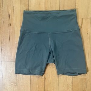 Green LULULEMON 6” Biker Short, Size 4 Like New